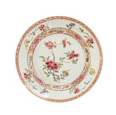 Lot 36 - A Chinese Armorial Porcelain Plate, Qianlong,...