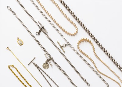 Lot 330 - A Small Quantity of Jewellery, including a...