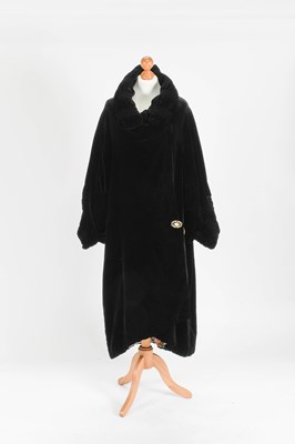 Lot 2192 - Circa 1930s Lambie & Denholm, Hawick Black...