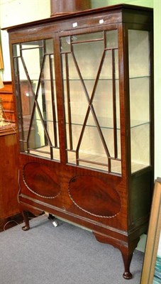 Lot 421 - An Edwardian mahogany glazed display cabinet