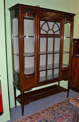 Lot 424 - An Edwardian mahogany glazed display cabinet