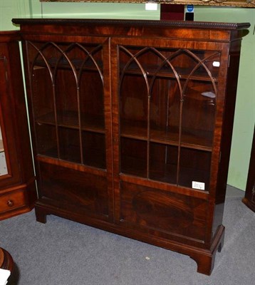 Lot 439 - An Edwardian mahogany two door bookcase