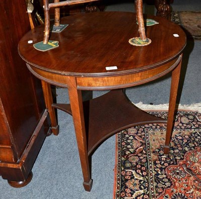 Lot 457 - A mahogany circular occasional table