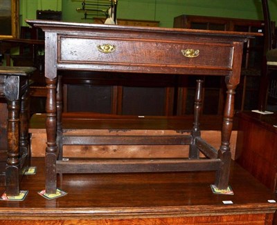 Lot 461 - Oak side table