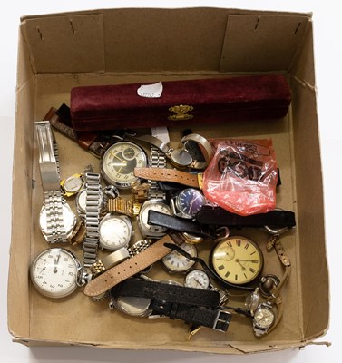 Lot 410 - A Lady's Quartz 9 Carat Gold Wristwatch, a...