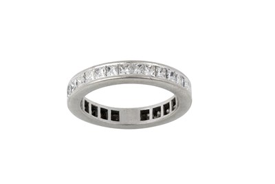 Lot 2094 - A Diamond Eternity Ring thirty-one princess...