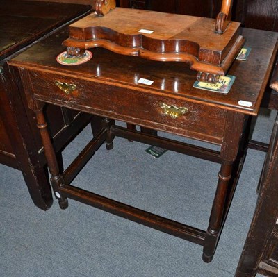 Lot 472 - 18th century oak single drawer side table