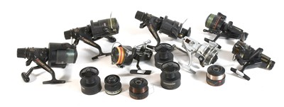Lot 3040 - A Collection of Various Spinning Reels