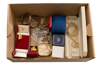 Lot 419 - A Quantity of Jewellery, including silver...