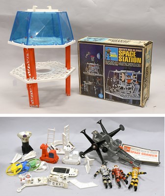 Lot 3302 - Mattel Major Matt Mason Space Station