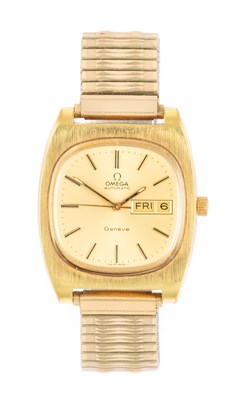 Lot 2476 - Omega: A Plated Automatic Day/Date Centre...