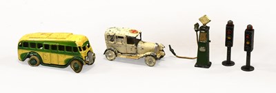 Lot 3391 - Taylor & Barratt Coach