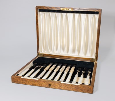 Lot 129 - A Cased Set of Six Pair of George V and George...