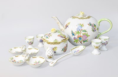 Lot 272 - Herend Queen Victoria Pattern, comprising:...