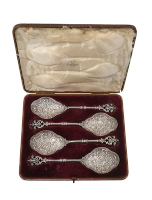 Lot A Cased Set of Four Edward VII and George V Silver Berry-Spoons