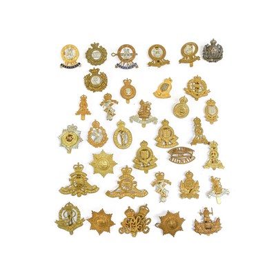 Lot 94 - A Victorian Cap Badge to the 18th (Queen...