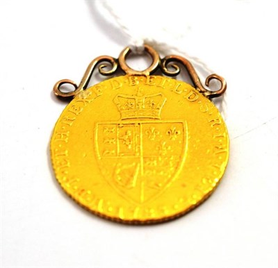 Lot 101 - George III mounted gold guinea