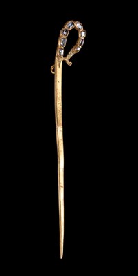 Lot 208 - A Gold, Enamel and Gem-Set Hat or Bodkin Pin,...