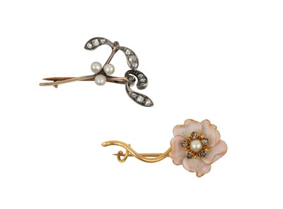 Lot 2420 - Two Late 19th/Early 20th Century Brooches the...
