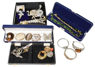 Lot 196 - A Quantity of Jewellery and Costume Jewellery,...