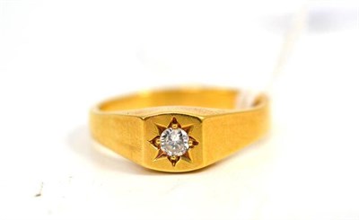 Lot 211 - Gentleman's 18ct gold diamond ring