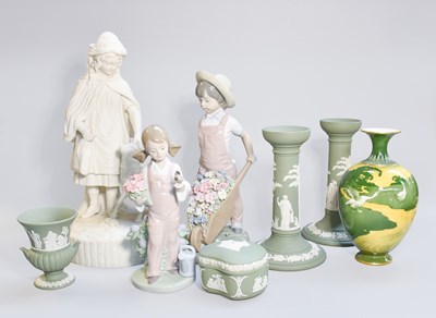 Lot 331 - 20th Century Ceramics including a Royal...