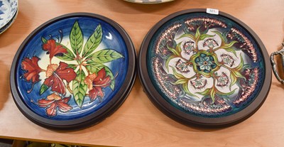 Lot 321 - Modern Moorcroft Pottery Charger in Simian...