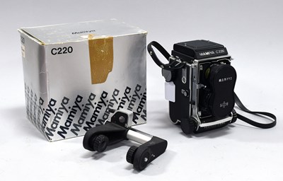 Lot 129 - Mamiya C220 Camera