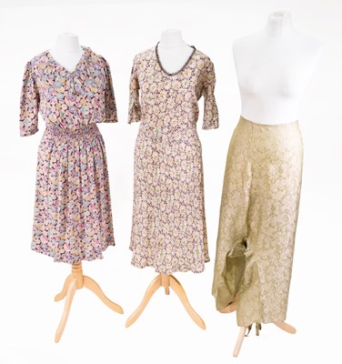 Lot 2112 - Circa 1940s Silk Tea Dress printed with flower...