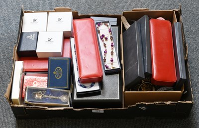 Lot 117 - A Quantity of Costume Jewellery, including...
