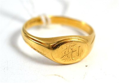 Lot 303 - An 18ct gold signet ring