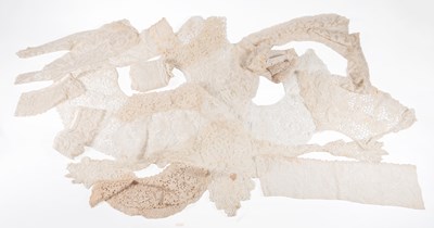 Lot 2213 - Late 19th/Early 20th Century Lace comprising...