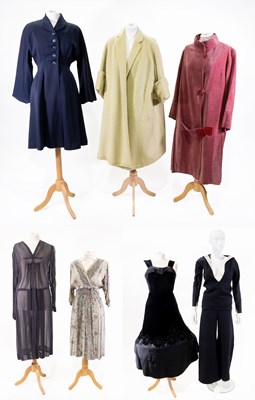 Lot 2127 - A Quantity of Circa 1940-50s Ladies Costume,...
