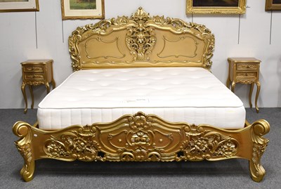 Lot 662 - A Reproduction Carved and Gilt-Painted...