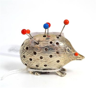 Lot 369 - Edwardian silver hedgehog pin cushion, Birmingham 1905