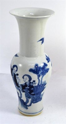 Lot 391 - A 19th century Chinese blue and white porcelain vase