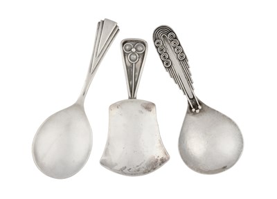Lot 46 - Three Silver George V or Elizabeth II Silver...