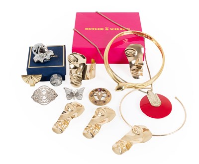 Lot 1062 - A Quantity of Jewellery, including a fan motif...