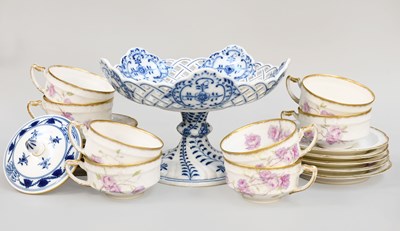 Lot 166 - Haviland Limoges Porcelain Tea Wares,...
