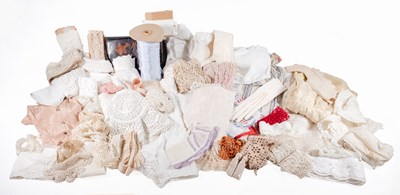 Lot 2100 - Assorted Early 20th Century Costume and Lace...