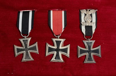 Lot 26 - A 1914 Iron Cross, 2nd Class, the suspender...