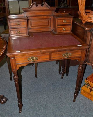 Lot 529 - An Edwardian walnut lady's writing desk