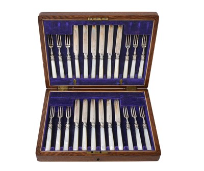 Lot 2031 - A Cased Set of Twelve Victorian Silver-Mounted Mother-of-Pearl Fruit-Eaters