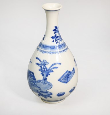 Lot 281 - A Chinese Porcelain Vase, Kangxi style, of...