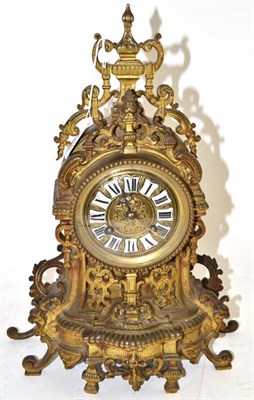 Lot 59 - A French mantel clock