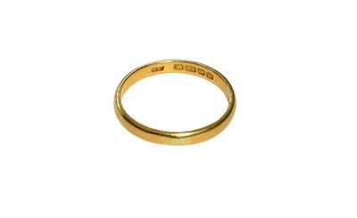 Lot 492 - A 22 Carat Gold Band Ring, finger size P1/2