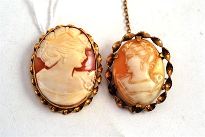 Lot 72 - Two cameo brooches