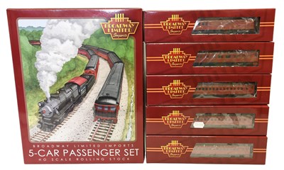 Lot 3156 - Broadway Limited Imports 8964 PRR Heavyweight 5 Car Passenger Set