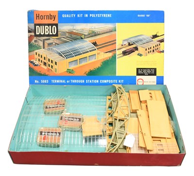 Lot 3118 - Hornby Dublo 5083 Terminal Or Through Station Kit