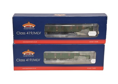 Lot 3152 - Bachmann OO Gauge Two 31266 Class 419/MLV SR Motor Luggage Vans